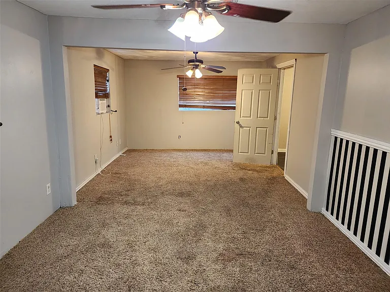 8215 Easter St — Photo 4