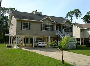 105 Elmwood Dr, Pass Christian, MS 39571