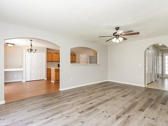 4th image of 2069 Whispering Trails Blvd