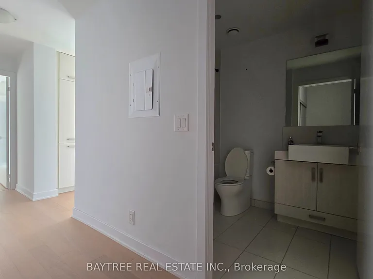 15 Beverley St #608 — Photo 12