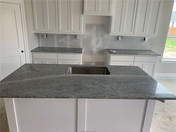 4th image of 3913 Brownway Ct