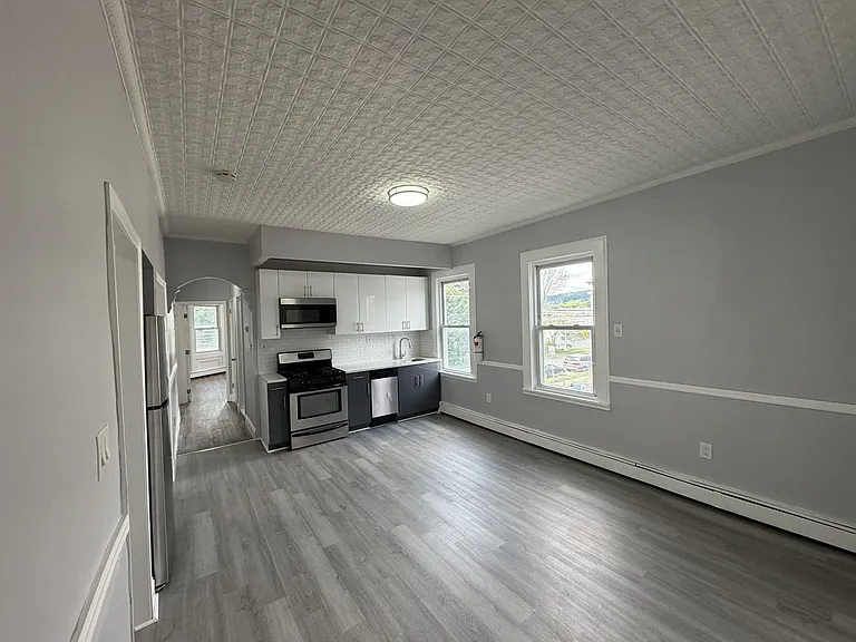 105 23rd Ave — Photo 5
