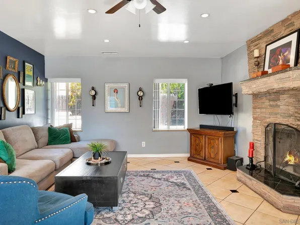 111 7th St, Ramona, CA 92065
