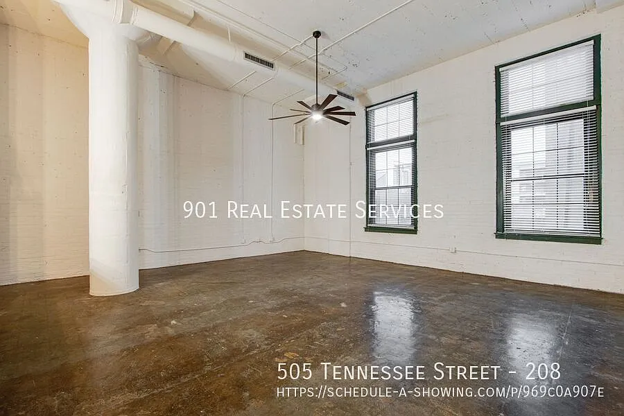 Huge Loft in South Main — Photo 3