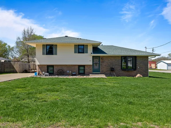 200 Mitchell Ave SW, Mitchellville, IA 50169