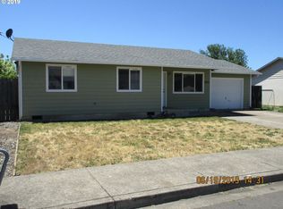305 S Grove Ln, Sutherlin, OR 97479