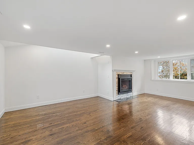 9 Glen Ave #A — Photo 9