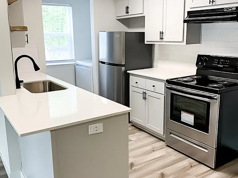 Courtside Apartments — Photo 13