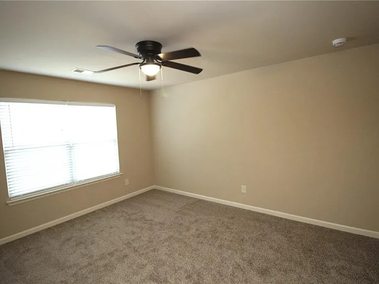 1317 Castleberry Dr — Photo 18