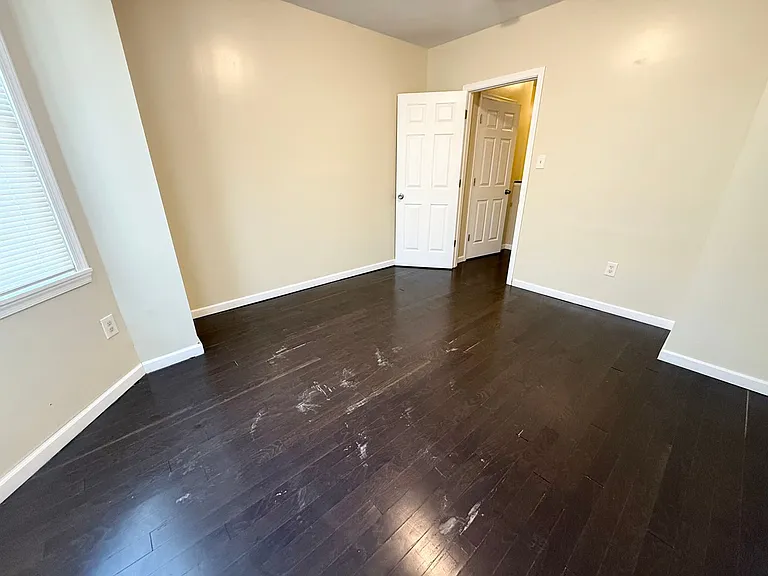 7275 Saybrook Ave — Photo 17