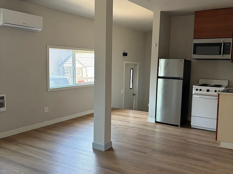 1611 1st St S #2 — Photo 4