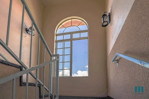1402 Wellesley Ave Photo 1