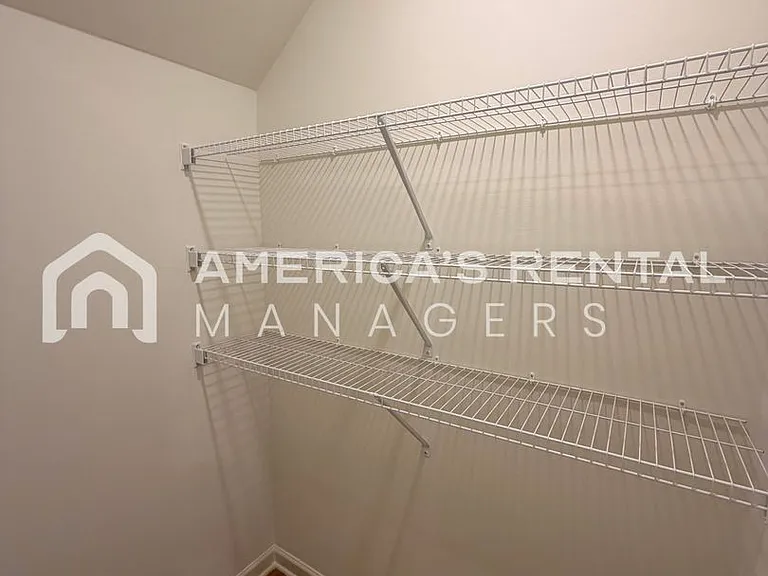 2122 Addison Way SW — Photo 17