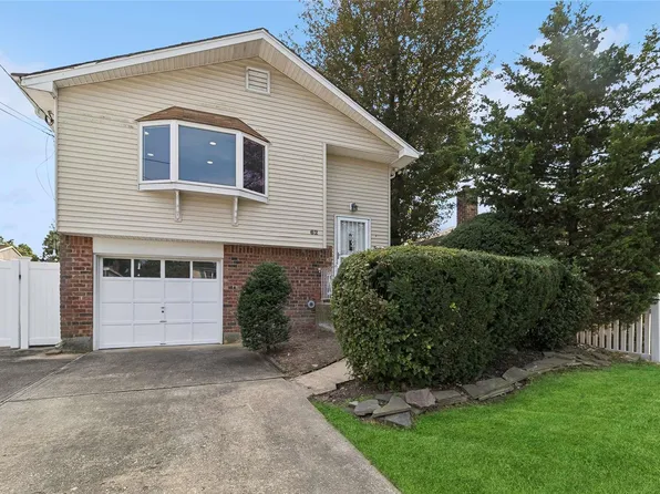 62 Kennedy Avenue, North Babylon, NY 11703