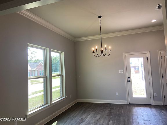 3rd image of 101 Tenor St