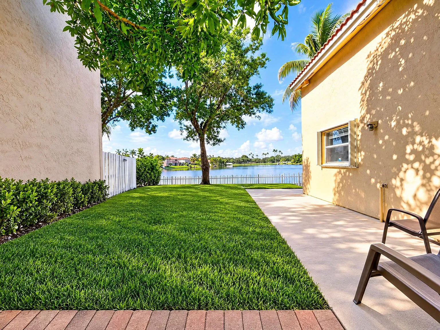 3 bed, 2.0 bath, 1423 sqft, $3,600 — Photo 4