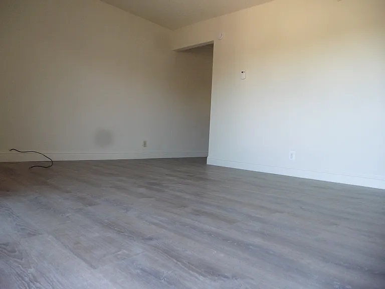 200 Avery Ln #6 — Photo 6