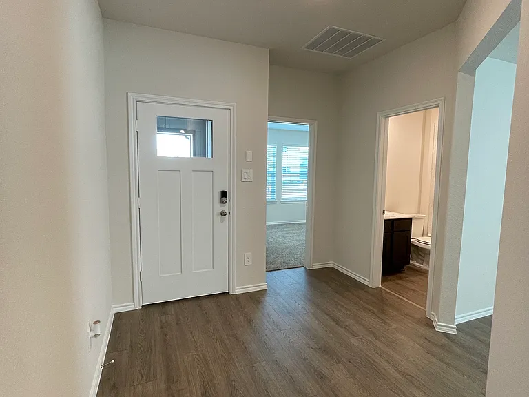 744 Sweet Pea Dr — Photo 5