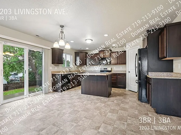 1203 Livingston Ave — Photo 4