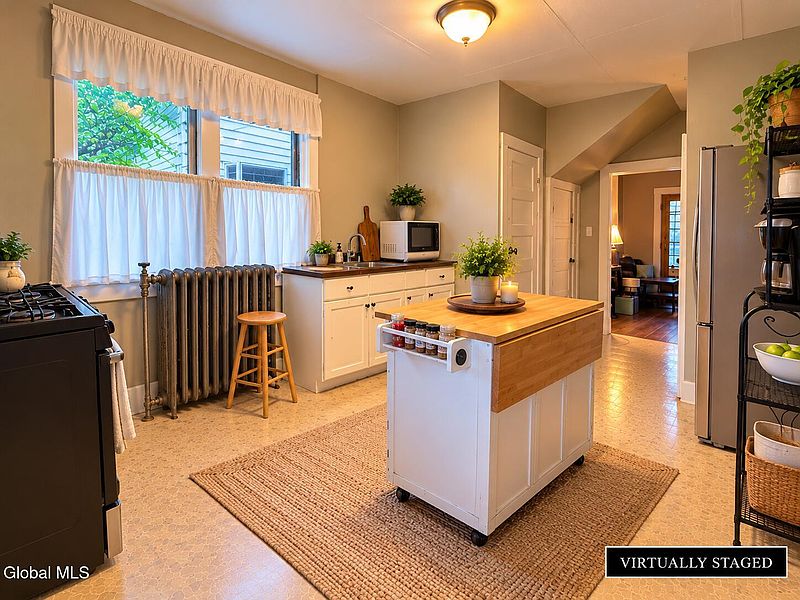 5th image of 833 6th Avenue