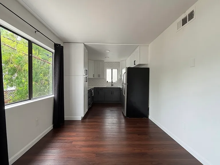 Moorpark Lofts — Photo 11