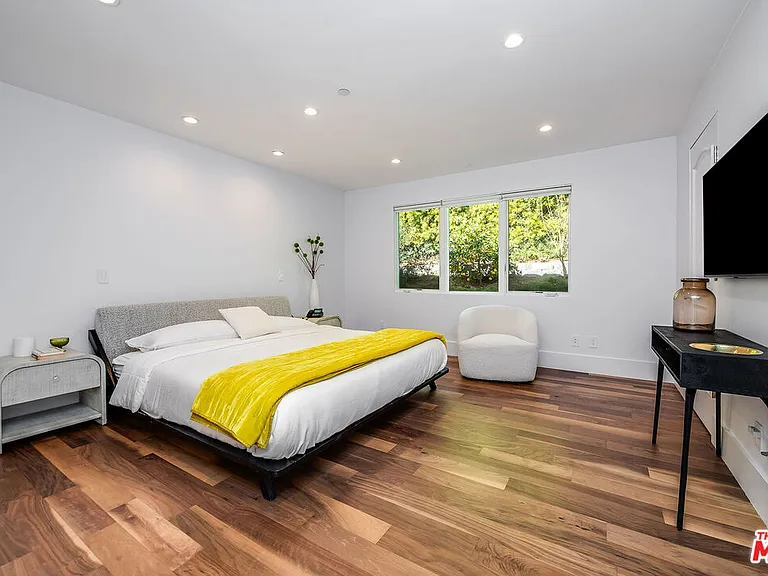 580 Chalette Dr — Photo 33