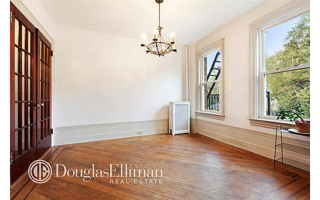 Sold by Douglas Elliman | media 24