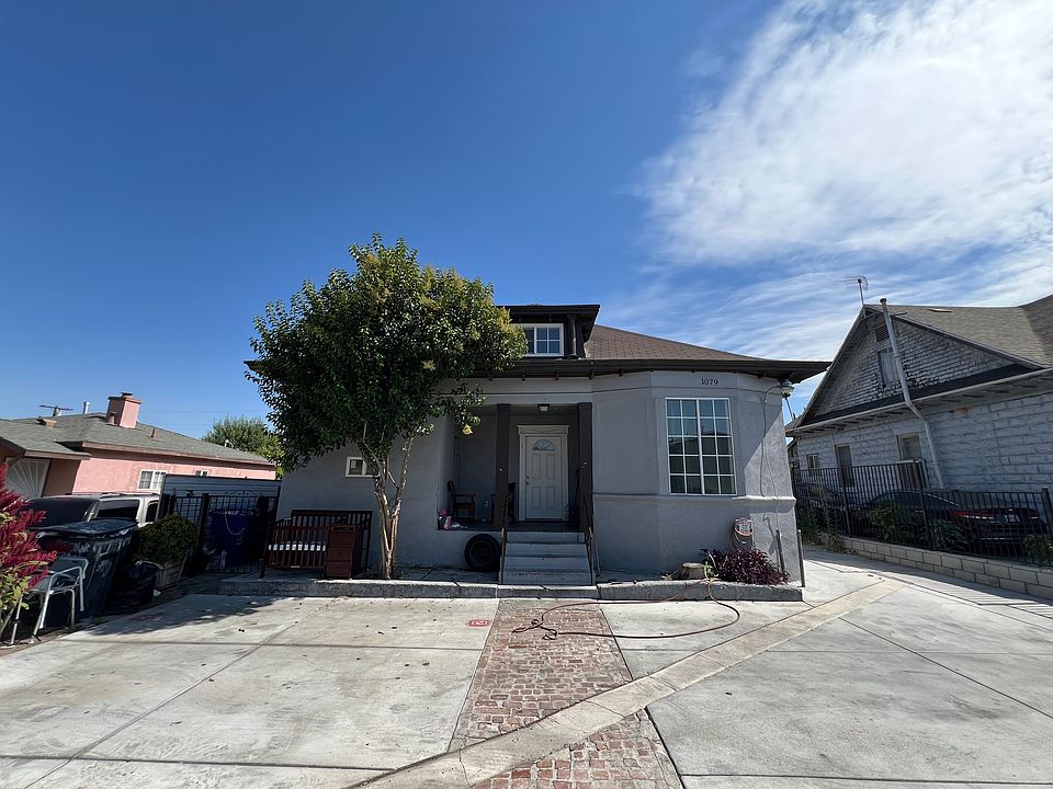 1st image of 1079 W Belleview St #2