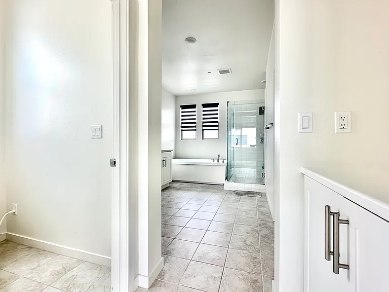 4776 S Ansley Ave — Photo 14