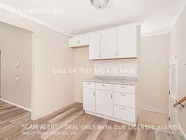 4th image of 7810 Vineyard Ave