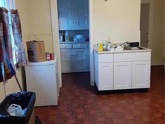 5th image of 1705 Court St #7