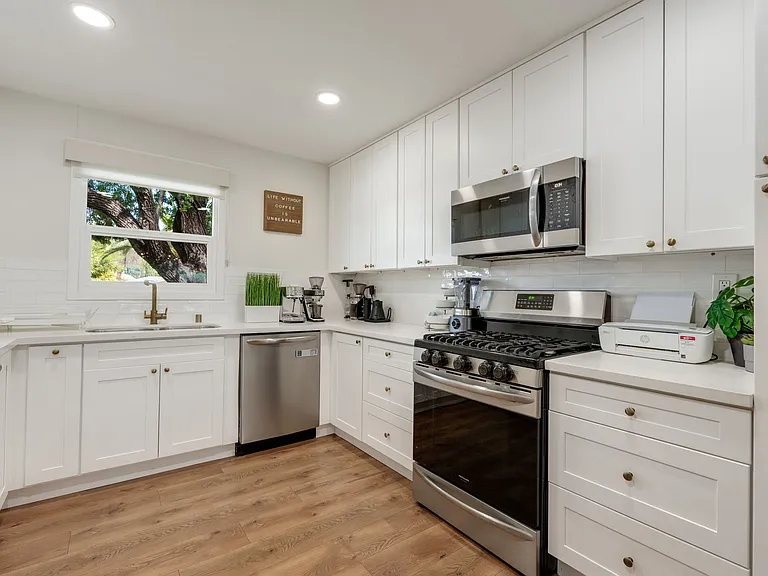 9483 Pennywood Rd — Photo 12