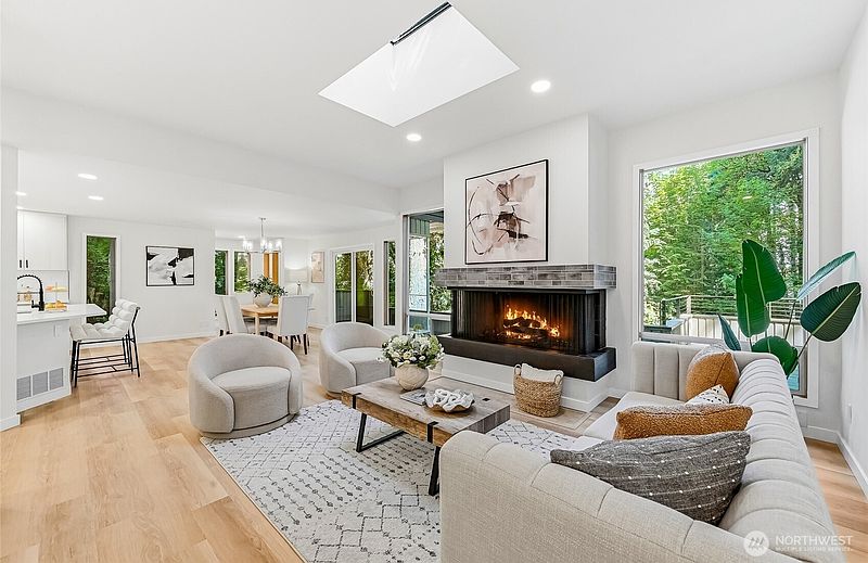5th image of 4200 W Lake Sammamish Parkway SE