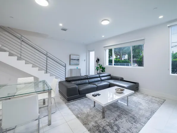 1034 NE 18th Avenue #102, Fort Lauderdale, FL 33304