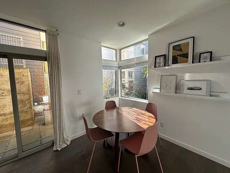 1406 E Spring St — Photo 15