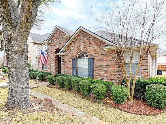 2nd image of 3606 Christopher Ln