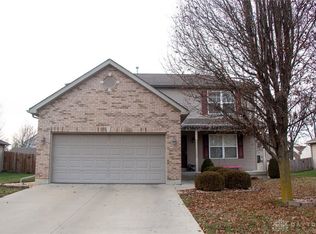 1734 Hunters Ridge Dr, Troy, OH 45373