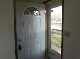 1404 Greencrest Dr, Watertown, WI 53098