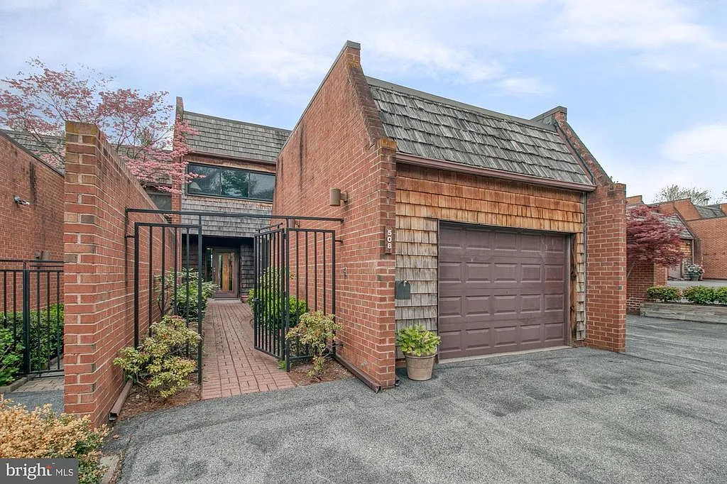 508 Old Crossing Dr photo 1