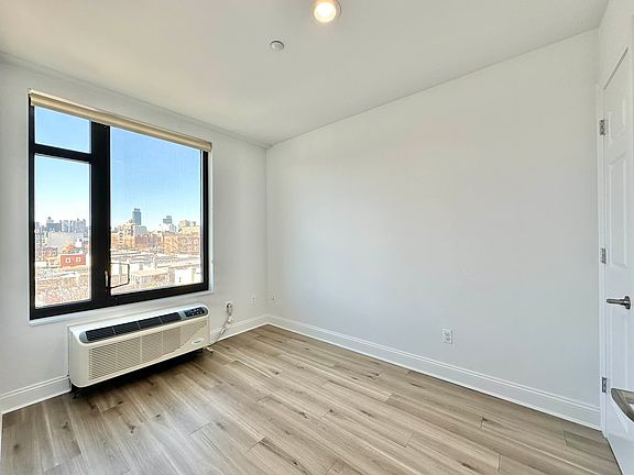 5th image of 30-12 21st St #4E