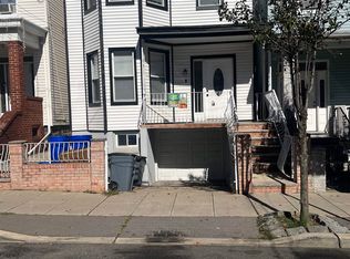 218 49th St, Union City, NJ 07087