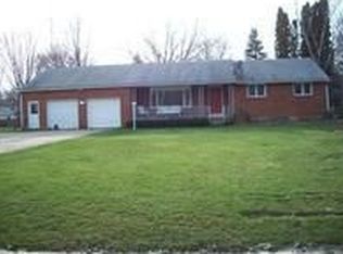 3949 Lakeshore Dr, Cortland, OH 44410
