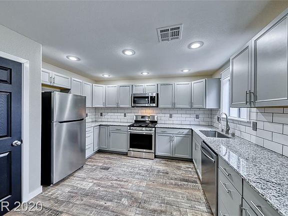 2nd image of 933 Medina De Leon Ave