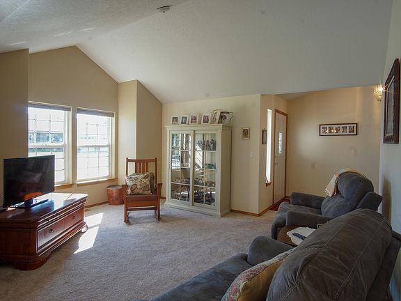 5th image of 218 SW Meadow Lakes Dr