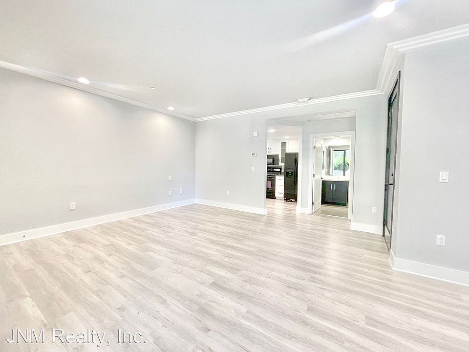 1st image of 11743 Goshen Ave #101