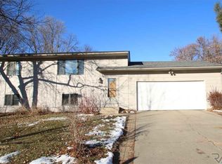 3816 E Huntington St, Sioux Falls, SD 57103