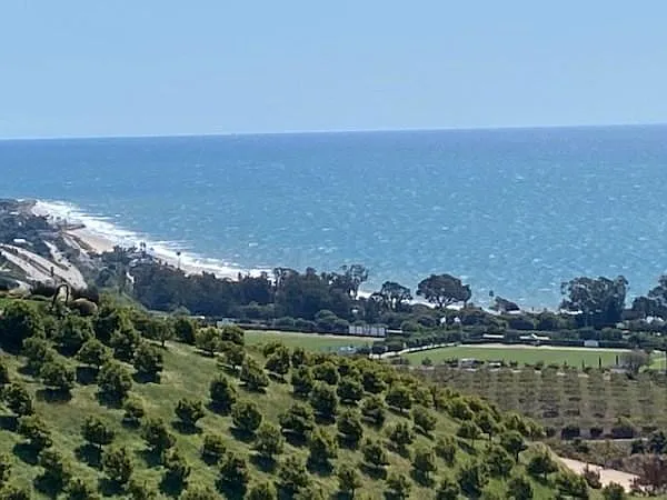 405 Toro Canyon Rd — Photo 2