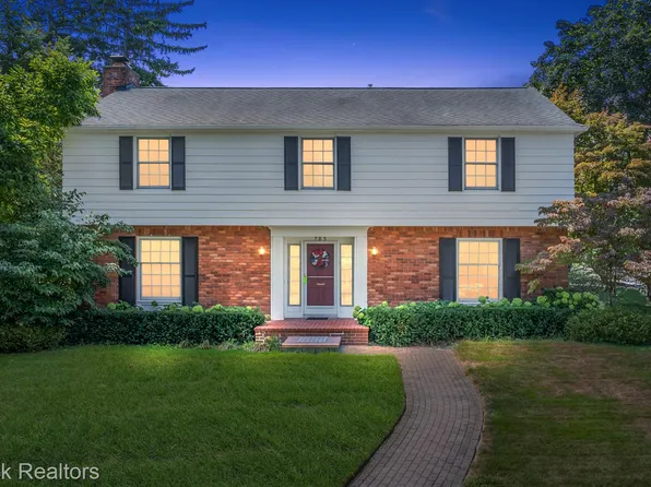 783 Wooddale Rd, Bloomfield Hills, MI 48301