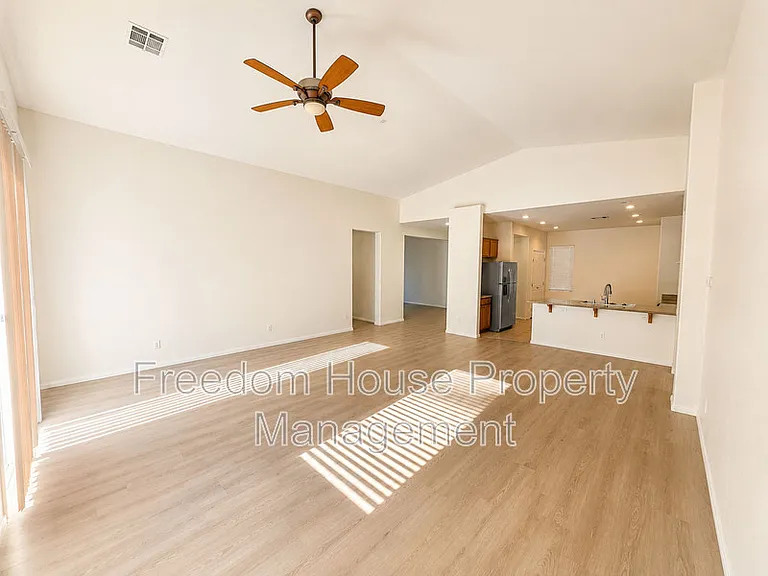 6451 Goodale St — Photo 11