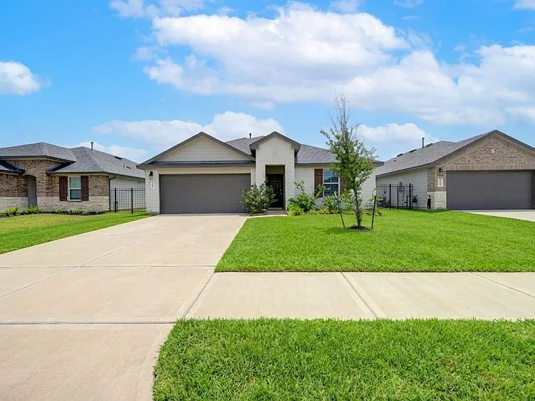 7547 Cattle Walker Ct — Photo 1